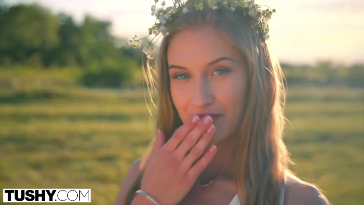 Gorgeous Model Has An Insatiable Lust For Ass_main_thumbnail