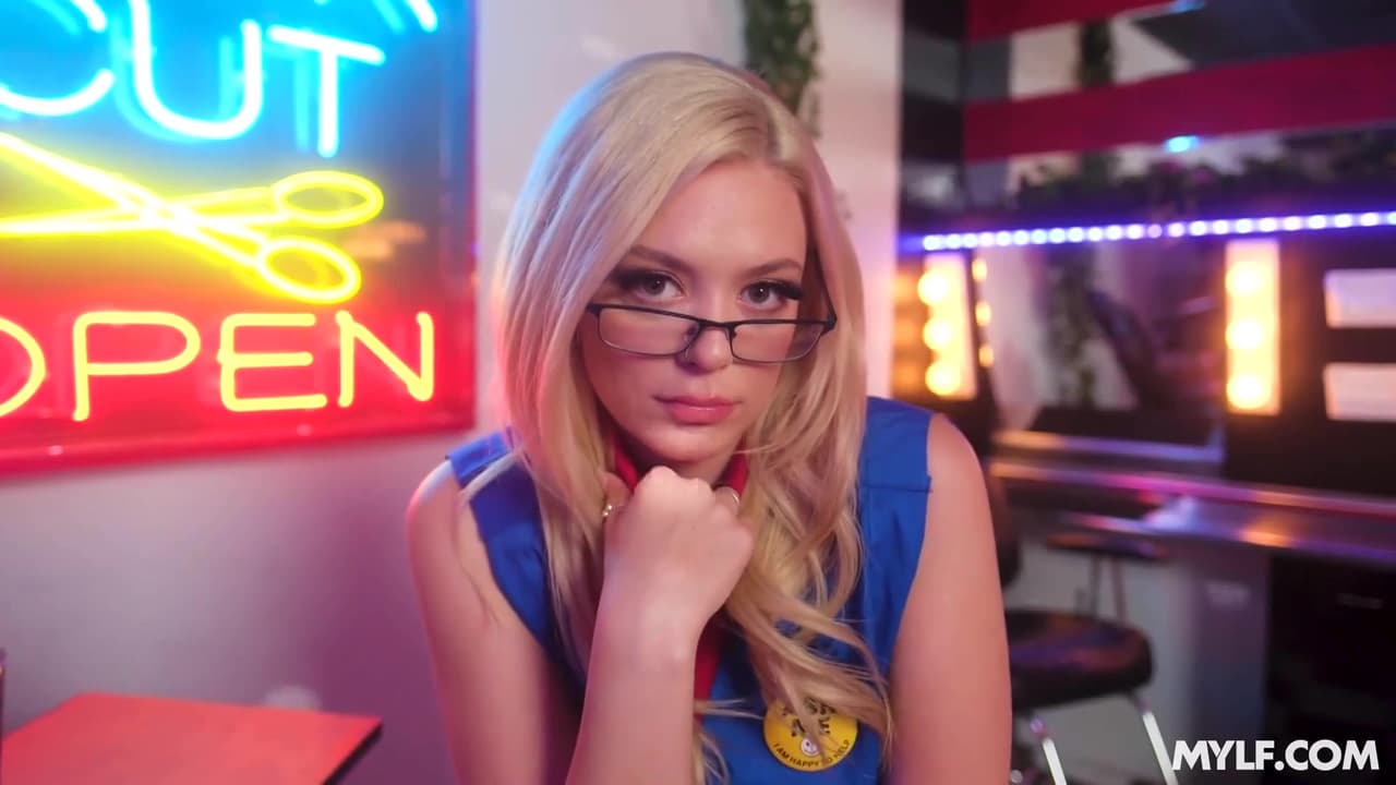 Lures Employee Into Her Convenience Store_main_thumbnail