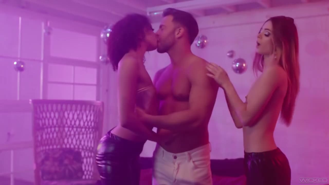 We Can Build Her - Alexis Tae & Molly Little_main_thumbnail