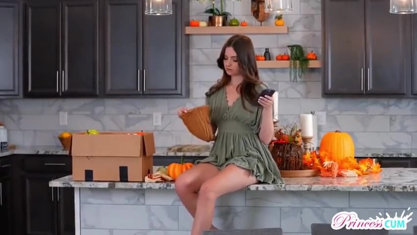 Serena Hill - Stepsisters Pussy Is A Cornucopia Of Fun_main_thumbnail