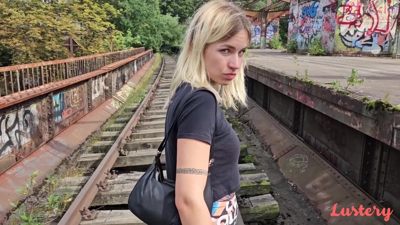 On The Horny Track_main_thumbnail