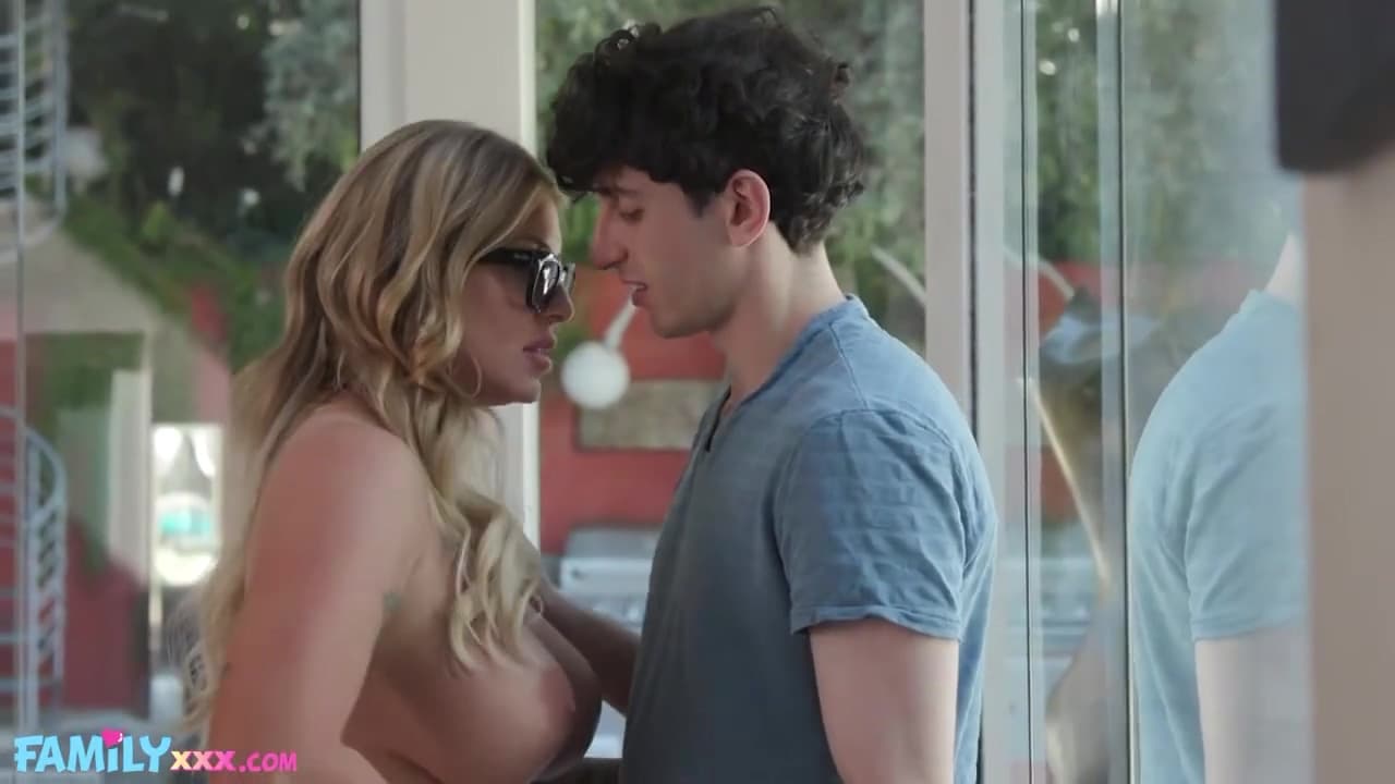 Sensuous Lolly Dames - Oral Sex_main_thumbnail