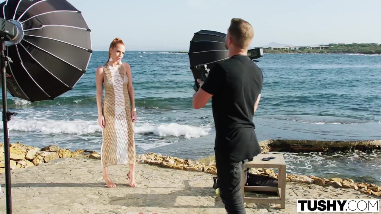 Fit Redhead Has Tight Ass Filled - Holly Molly_main_thumbnail