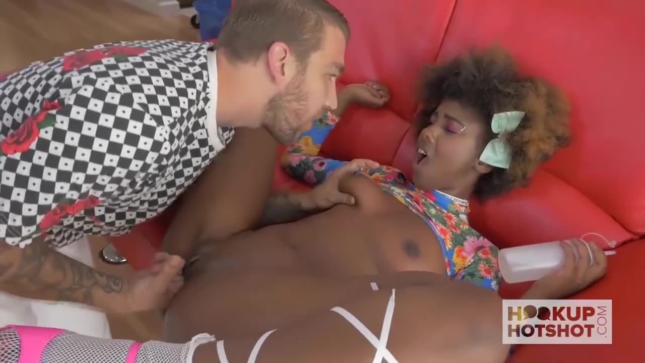 Well-proportioned Daizys Stepdaddy Trailer_main_thumbnail