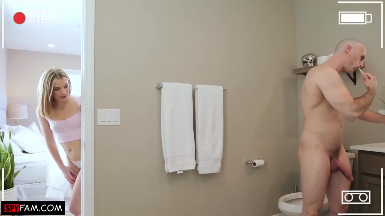 Pleasing Becky Summers Natural Tits_main_thumbnail