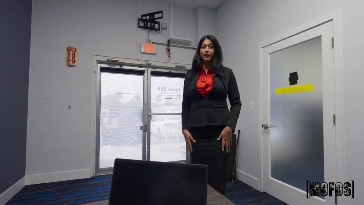 Hes Got Rizz / Lola Pearl, Amber Maddie, Tony Rubino - New Office, New Sneaky Link_main_thumbnail