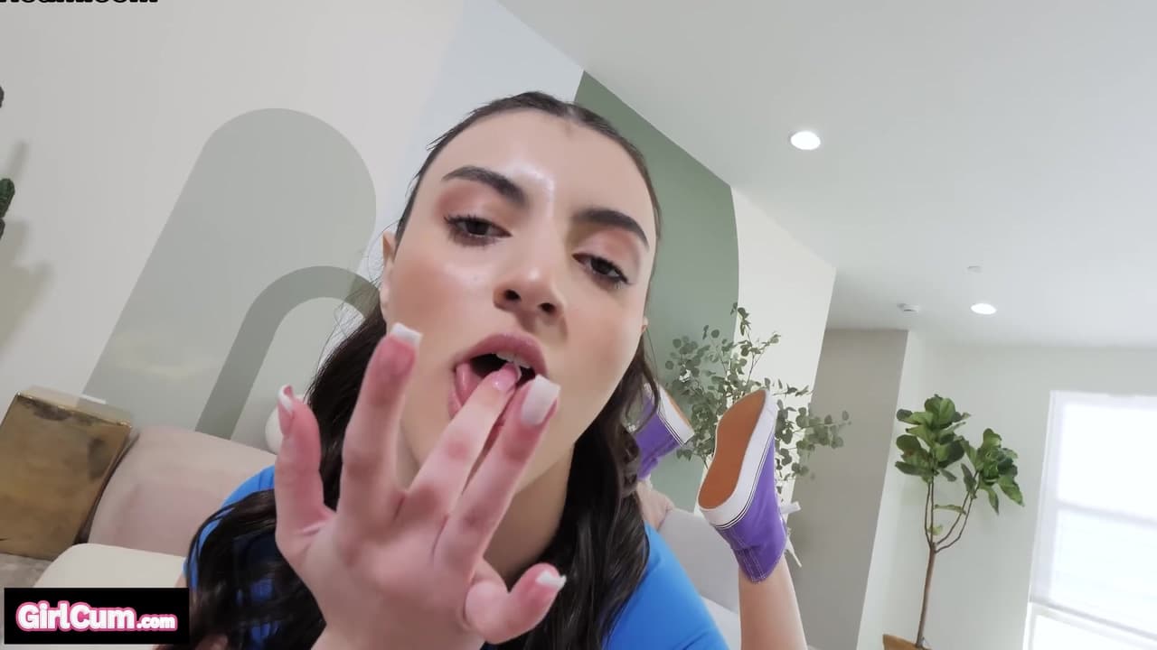 Spinner Slut Goes Epileptic After Losing Control Of Her Pussy_main_thumbnail