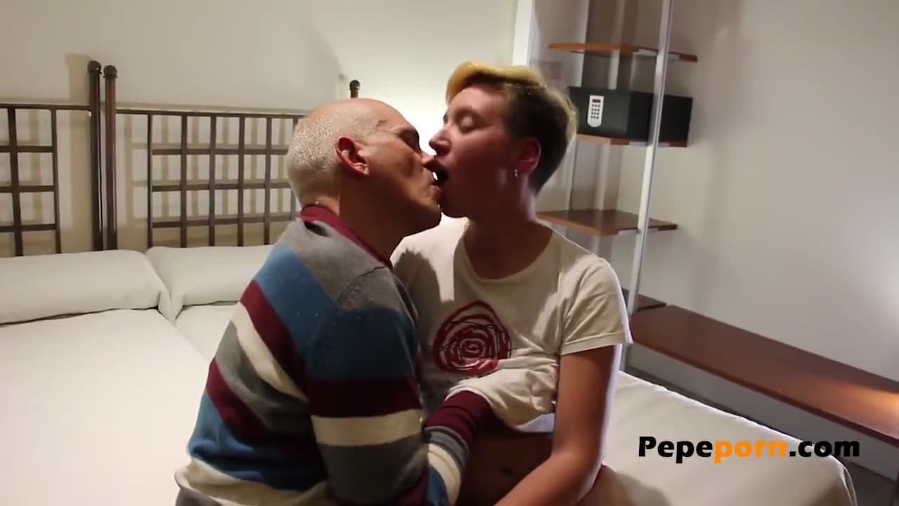 Bi-sexual Golden-haired Experiments With A Older Man For Her 1st Sex_main_thumbnail