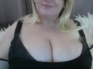 DanaHotMILF live cam