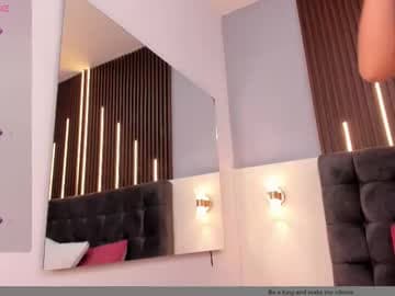 Eᗰᗰᗩ (You help me reach 250 thumbs up) live cam