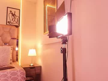 ✨ ⚜️ J U L L I E T A F O X ⚜️ ✨ live cam