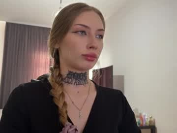 Streis and Ellie live cam