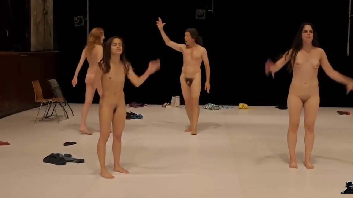 nude performance public_main_thumbnail