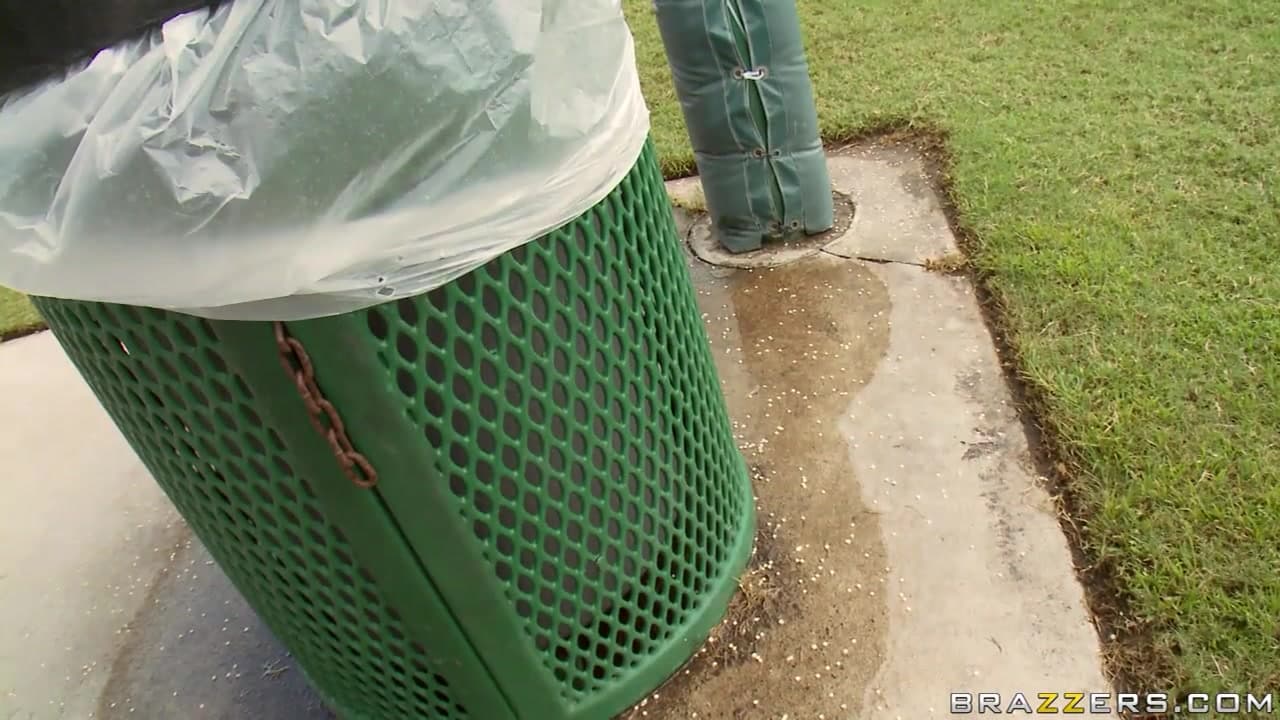 A Hole In One With Rachel Roxxx, Shane Dizzle - Brazzers_main_thumbnail