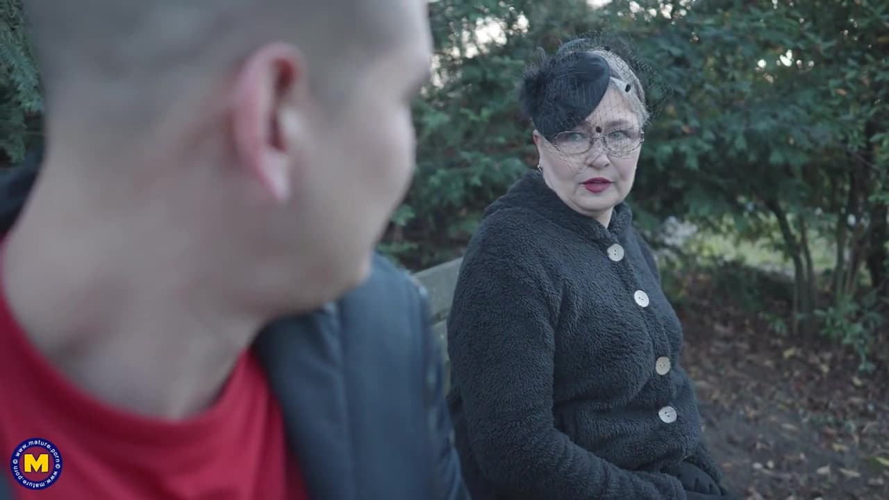 Granny Petra Takes Home A Young Stranger For Steamy Hot Sex!_main_thumbnail