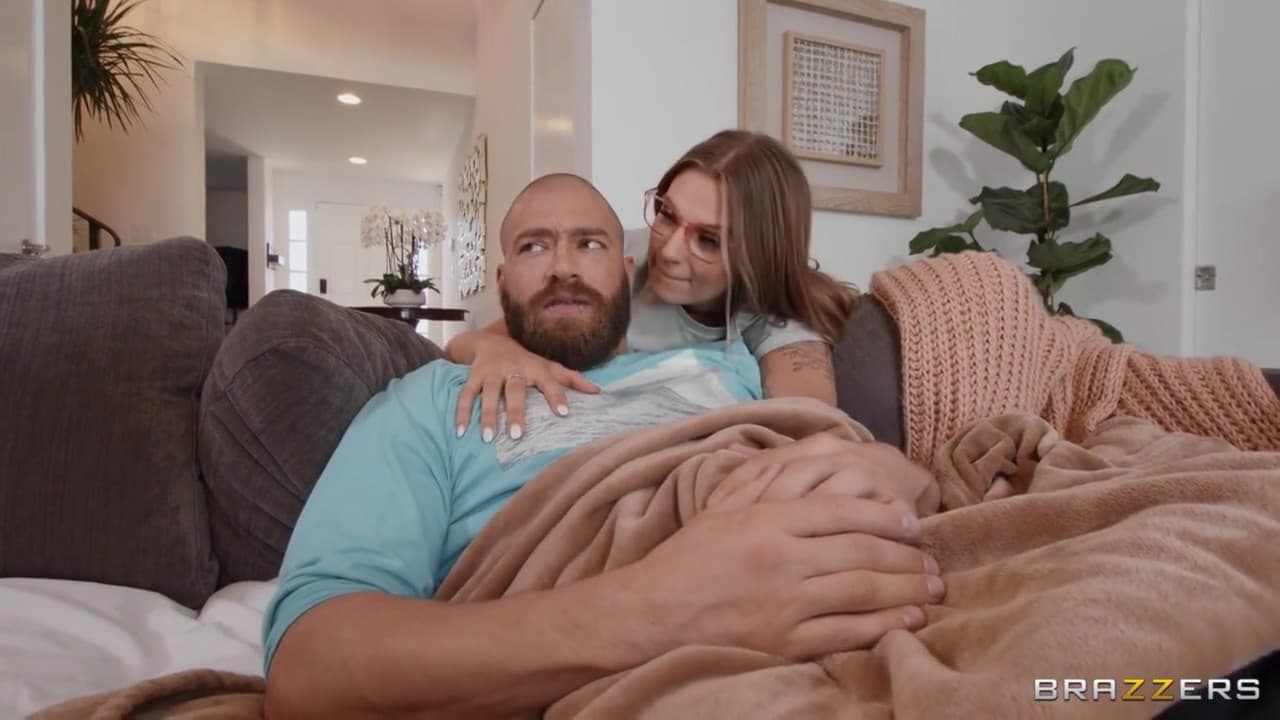 Horny Gf Gets A Sneaky Creampie / 30.10.2022 With Kenzie Love And Xander Corvus_main_thumbnail