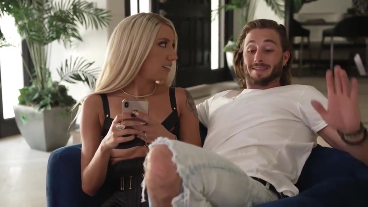 Making Her Girlfriend Jealous With Sophia Grace_main_thumbnail