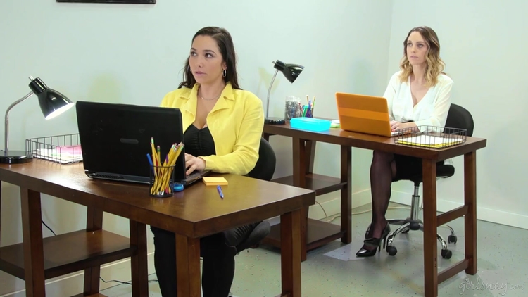 Sovereign Syre, Karlee Grey And Jade Nile Rival Interns_main_thumbnail