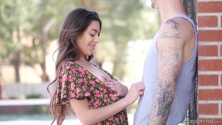 Arielle Faye - 01_main_thumbnail