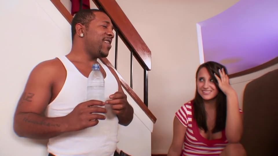 Hotness 18-year-old Feels A Big Black Chopper Inside_main_thumbnail