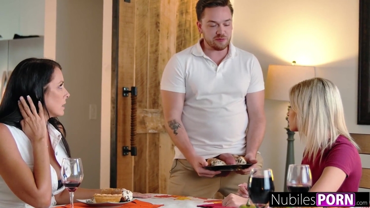 Np Thanksgiving: Were Thankful For Stepmom Titties & Moist Pussies_main_thumbnail