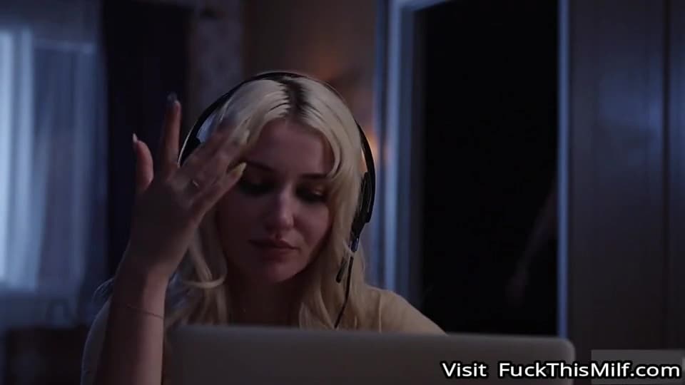 Blond Hair Lady Step mom Skye Blue Cheats On Her Husband_main_thumbnail