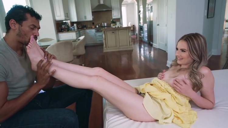 Scarlett Sage Help Her Forget_main_thumbnail