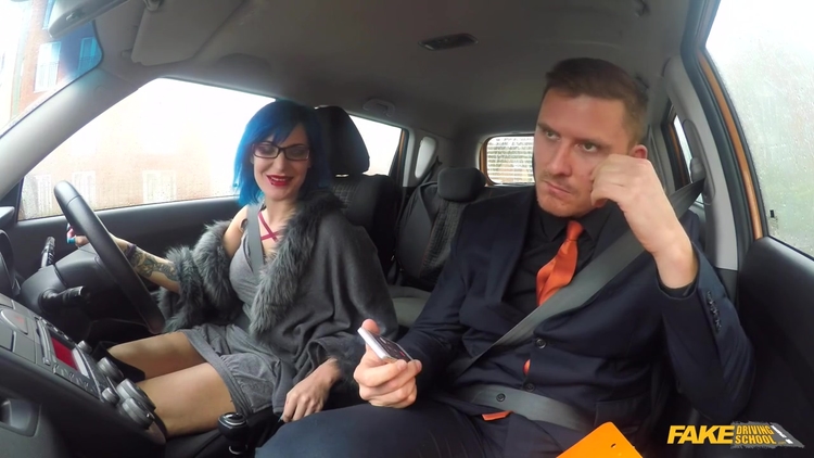 Blue-haired Alexxa Vice Hot Sex_main_thumbnail