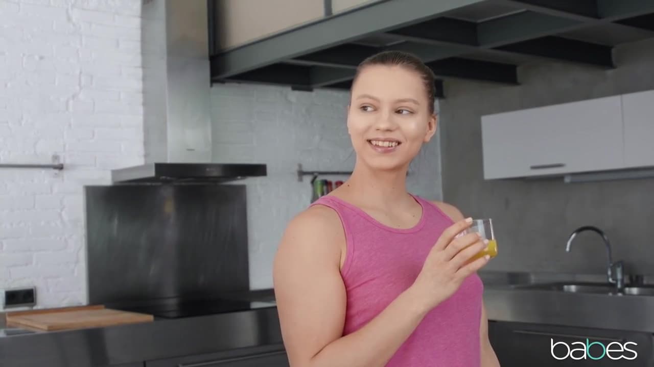 Mia Split Alluring Spinner Crazy Porn Video_main_thumbnail