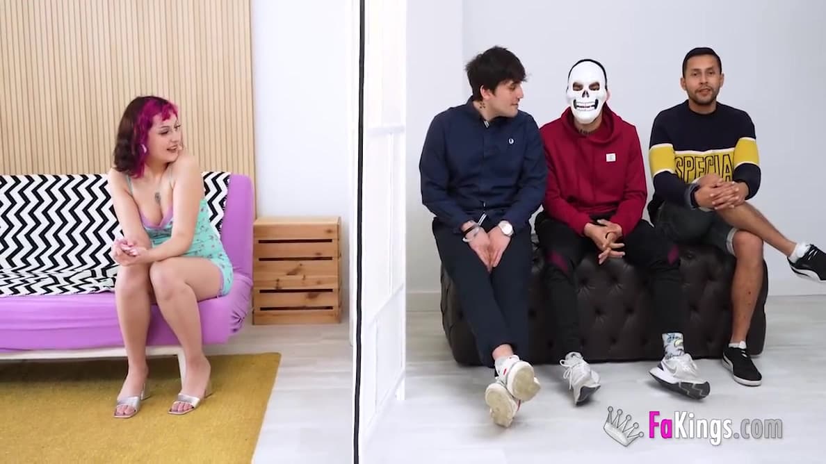 Sexy Blind Date For Our Hot Redhead Mei: She Wants To Fuck Em All!_main_thumbnail