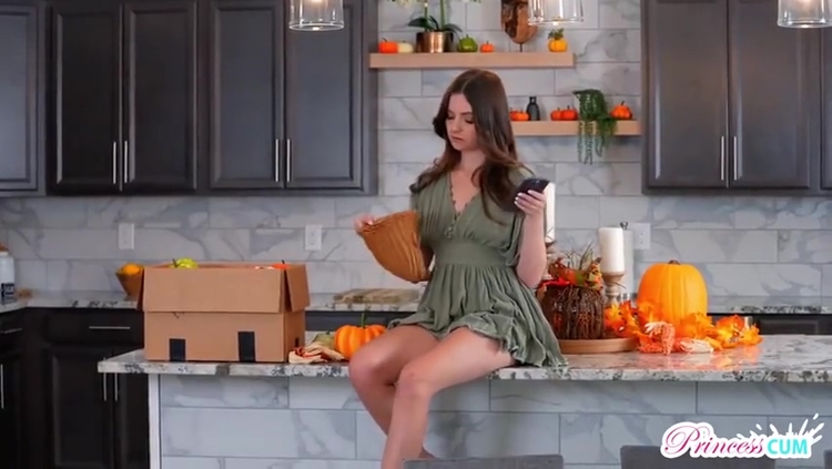 Serena Hill - Stepsisters Pussy Is A Cornucopia Of Fun_main_thumbnail