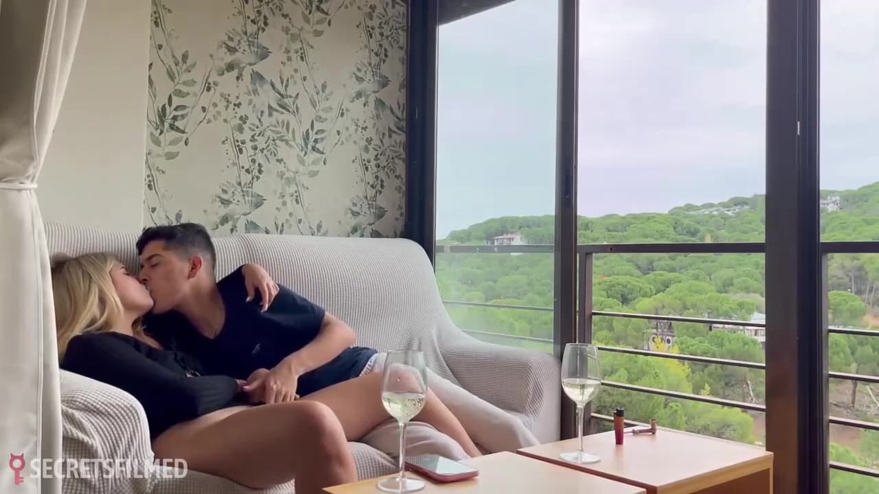 Latina Giving Head_main_thumbnail