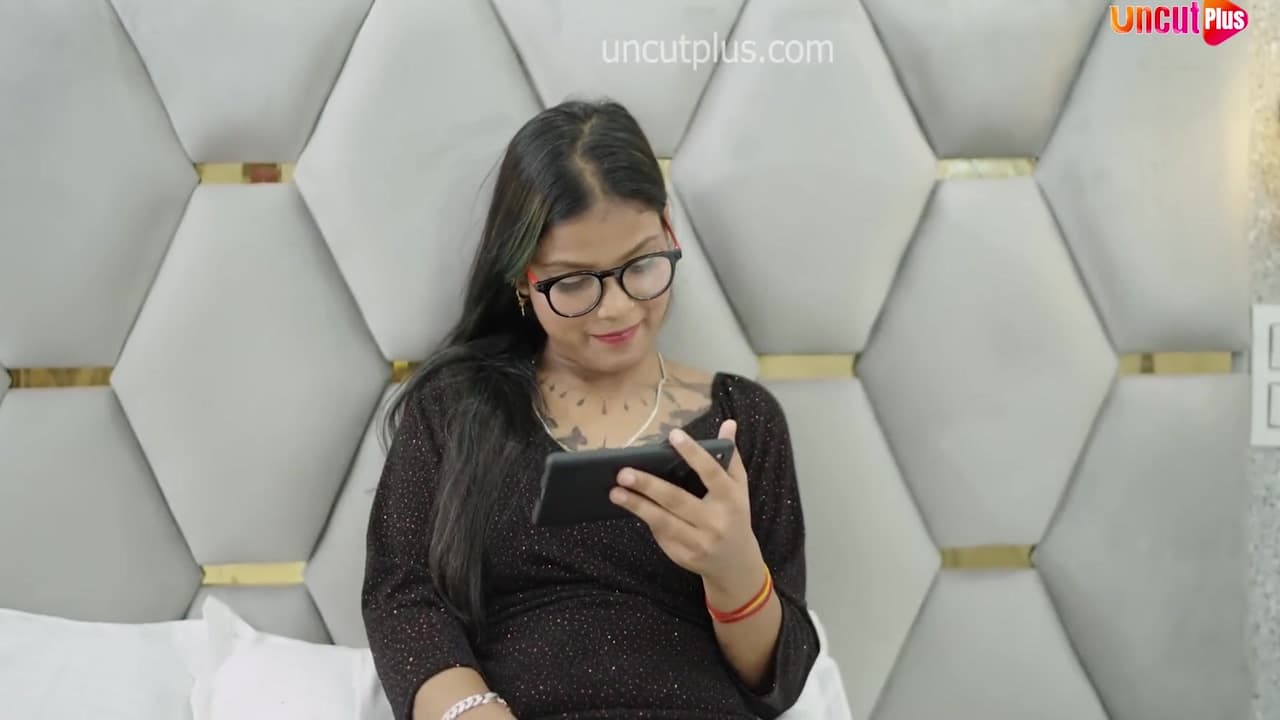 Beautiful Indian Couple Having Sex When Their Parents Are Not At Home_main_thumbnail