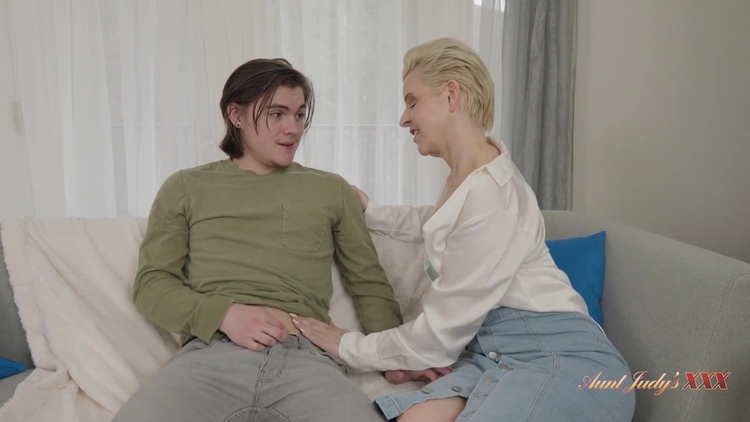 Judys Xxx - Mature Therapist Bobbi Shay Comforts Her Lonely Patient_main_thumbnail