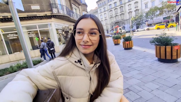 A Beautiful Italian Girl With An Incredibly Cute Smile_main_thumbnail