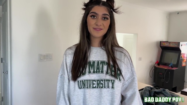 Morning Sex With Stepdaddy! - Aubry Babcock_main_thumbnail