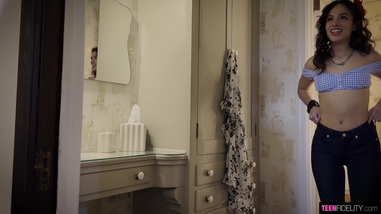 Tight Latina Teen 18+ Luxe La Fox First Creampie_main_thumbnail