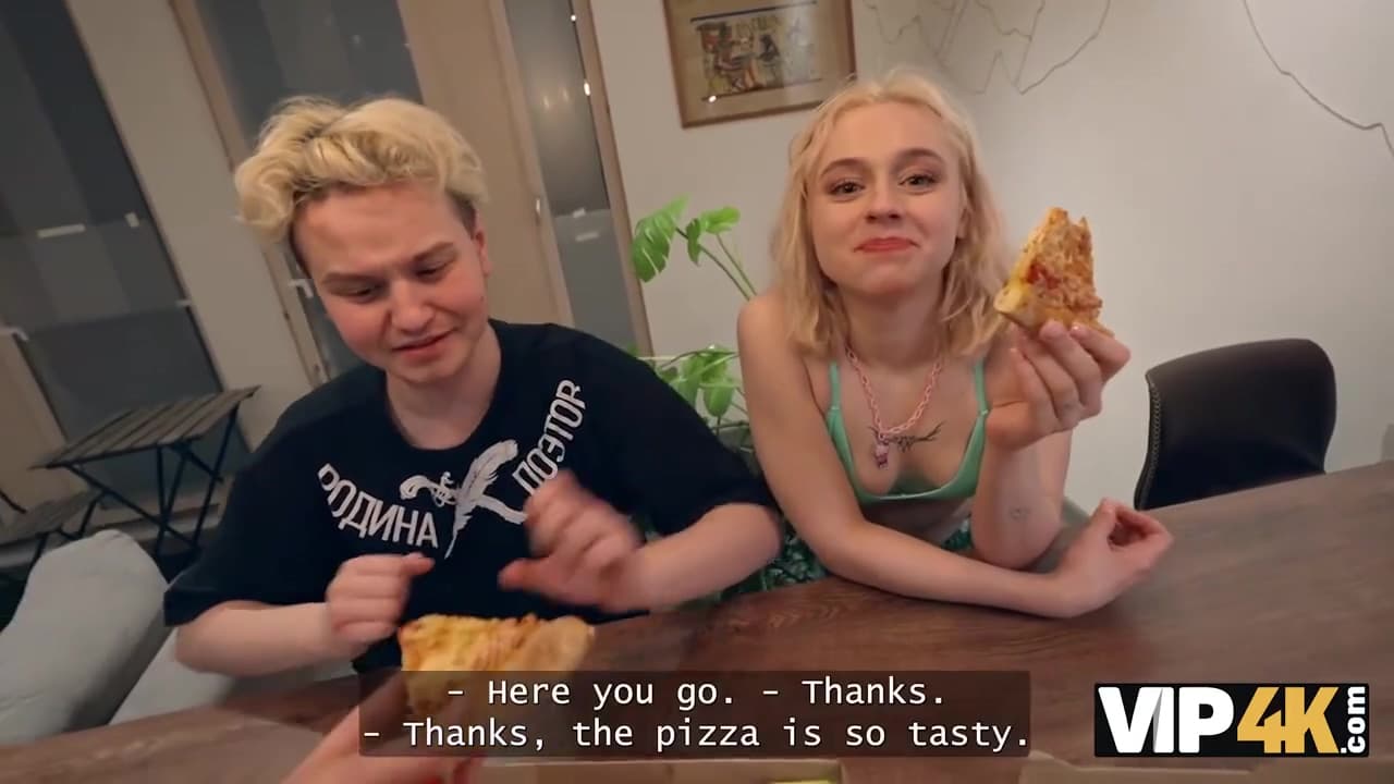 Hot Blonde Action_main_thumbnail