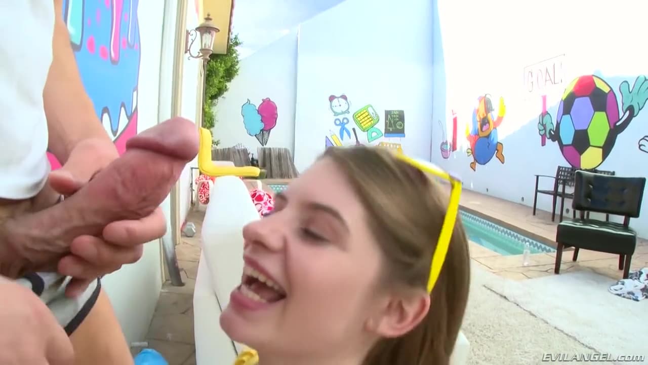 Alice March_main_thumbnail